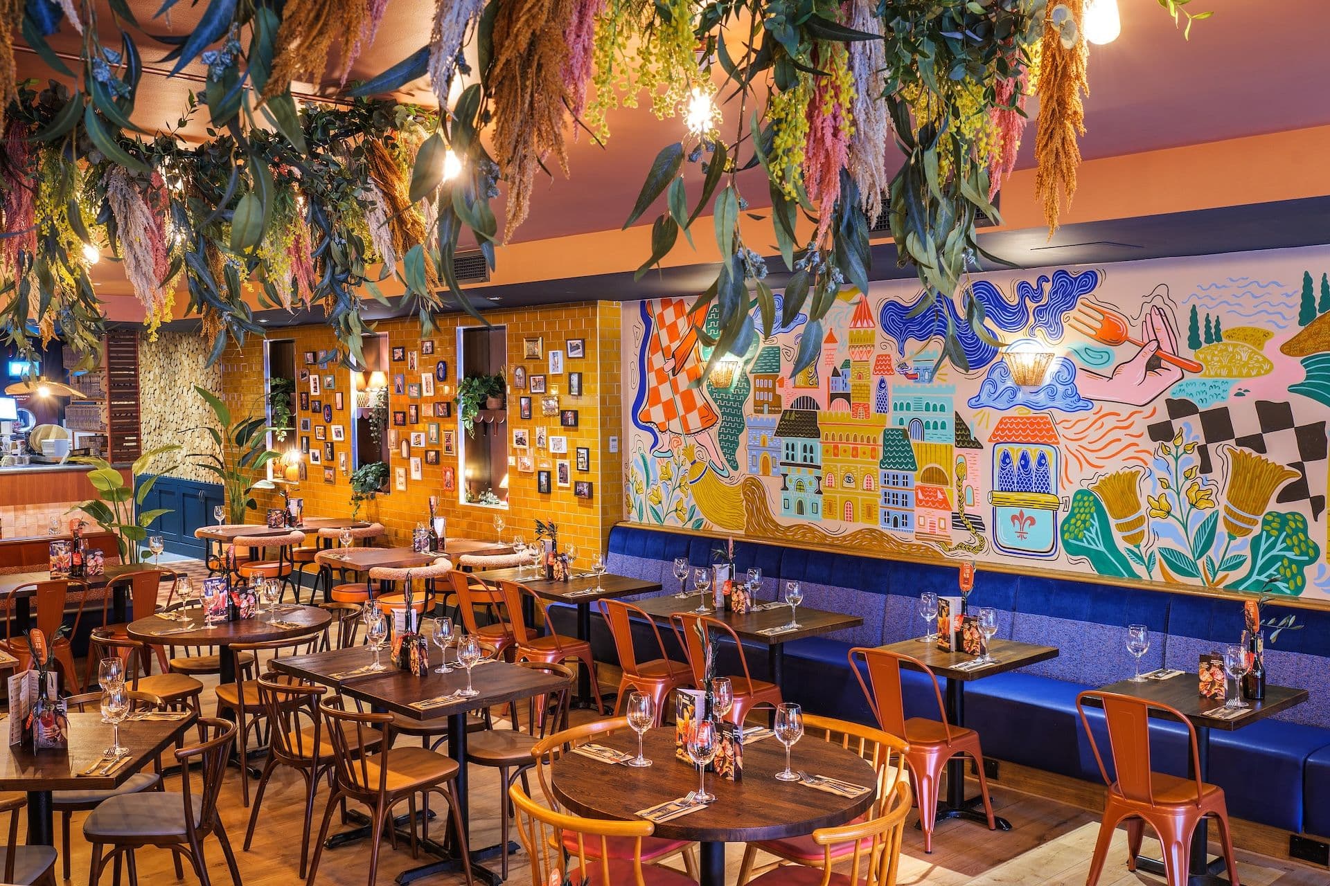 Zizzi-Bromley-075 wall